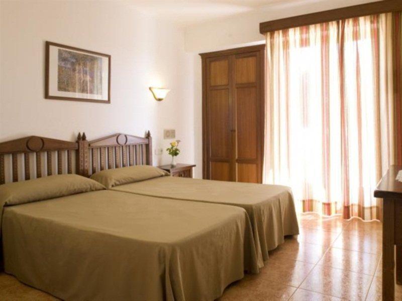 Hotel Ses Puntetes Cala d'Or  Exterior photo